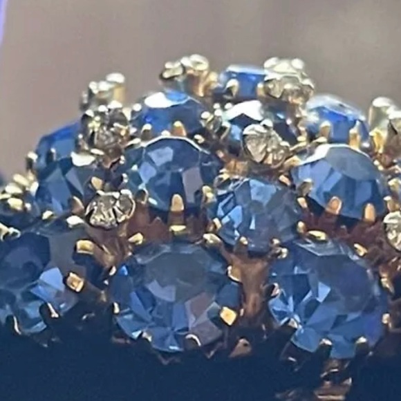 Made in Austria Blue Rhinestone Brooch Pin Gold Tone Dome Costume Jewelry - Picture 6 of 14